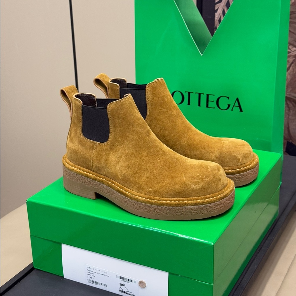Bottega Veneta Men's Suede Chukka Boots in Mustard